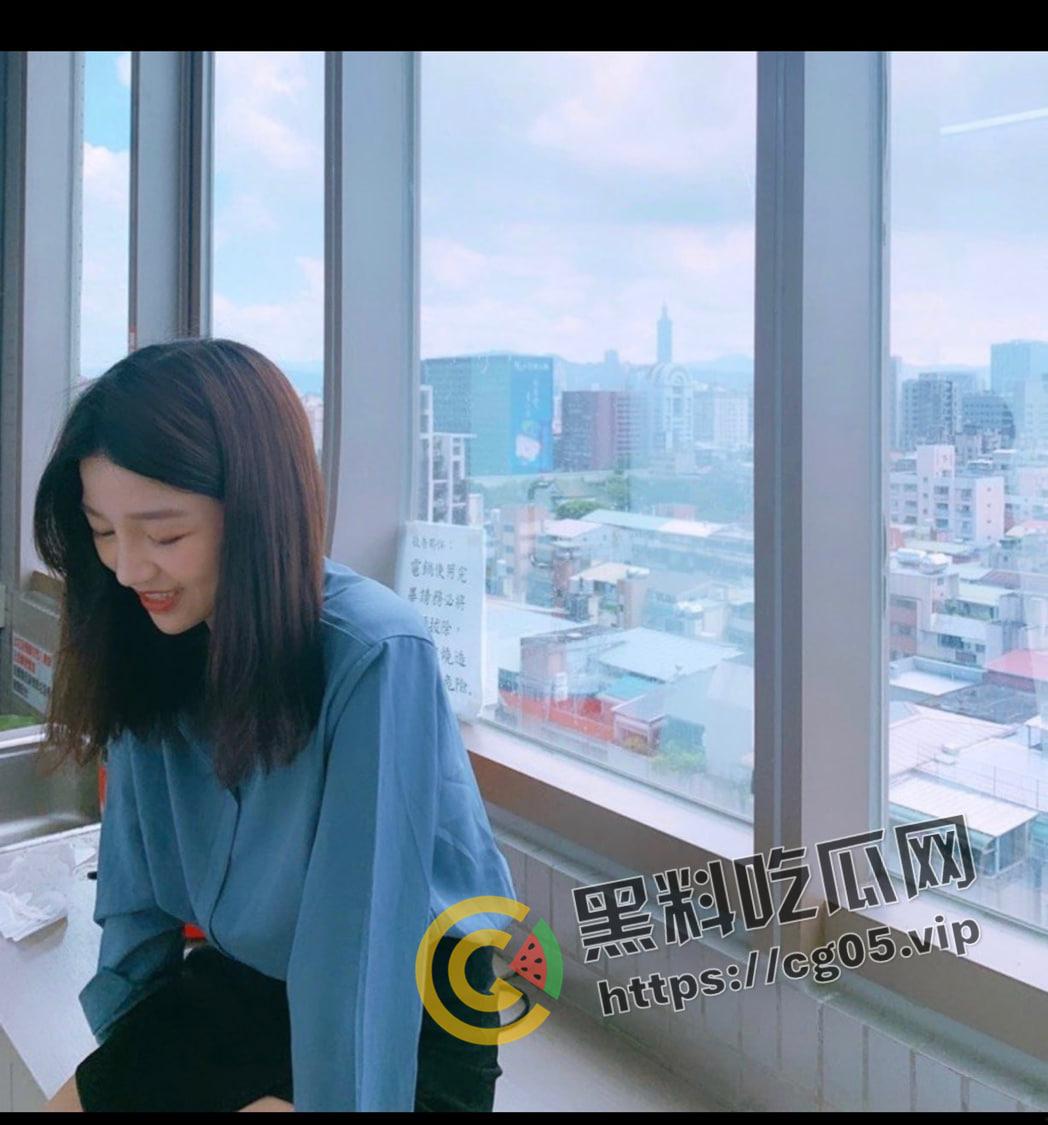 台湾美女保险推销员 推销保险被客户忽悠了 连哄带骗搞到了床上爆操 业务水平不太行啊  第2张