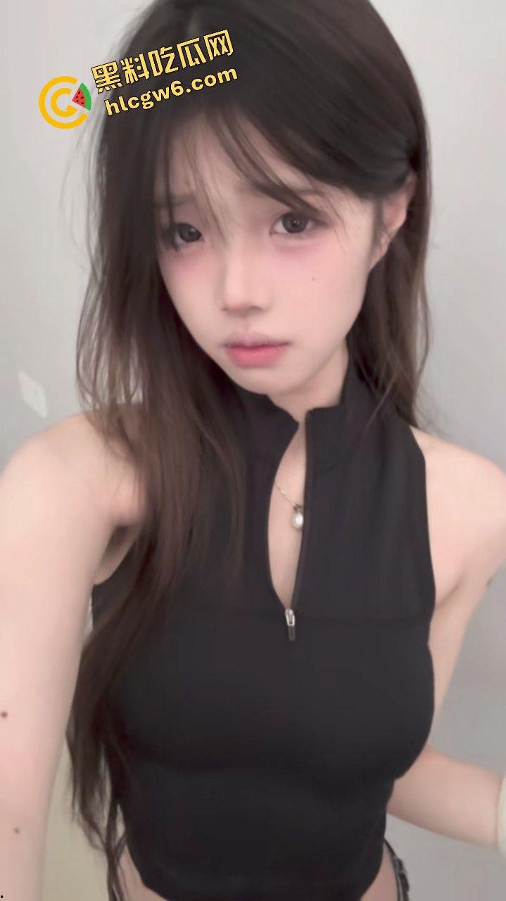 抖音顶级清纯嫩妹反差骚鸡网红『鱼泥ni』细腰蜜臀金主拽头暴力后怼！原创独家曝光！  第5张