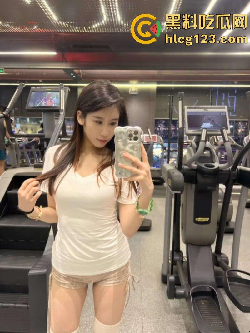 反差健身网红与男友分手后性爱视频遭泄 S身材骚浪母狗 各种工具玩弄 轻微受虐癖  第3张