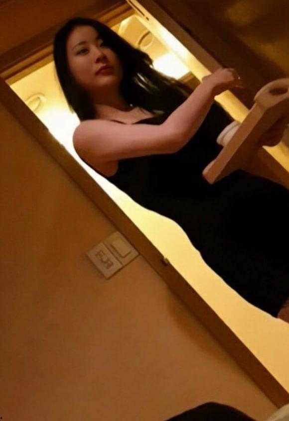 韩国仔冒死偷拍 首尔江南口爆店的美女们  第7张