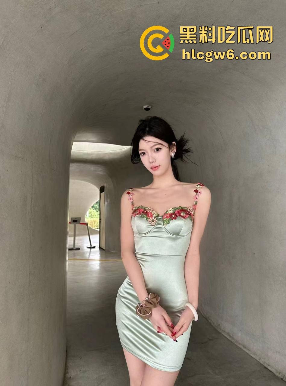 三亚大佬试驾大学生清纯母狗高亚琪！昼夜两张脸，白天乖巧拍照晚上浪翻酒店，骚到让人精盆告急  第3张