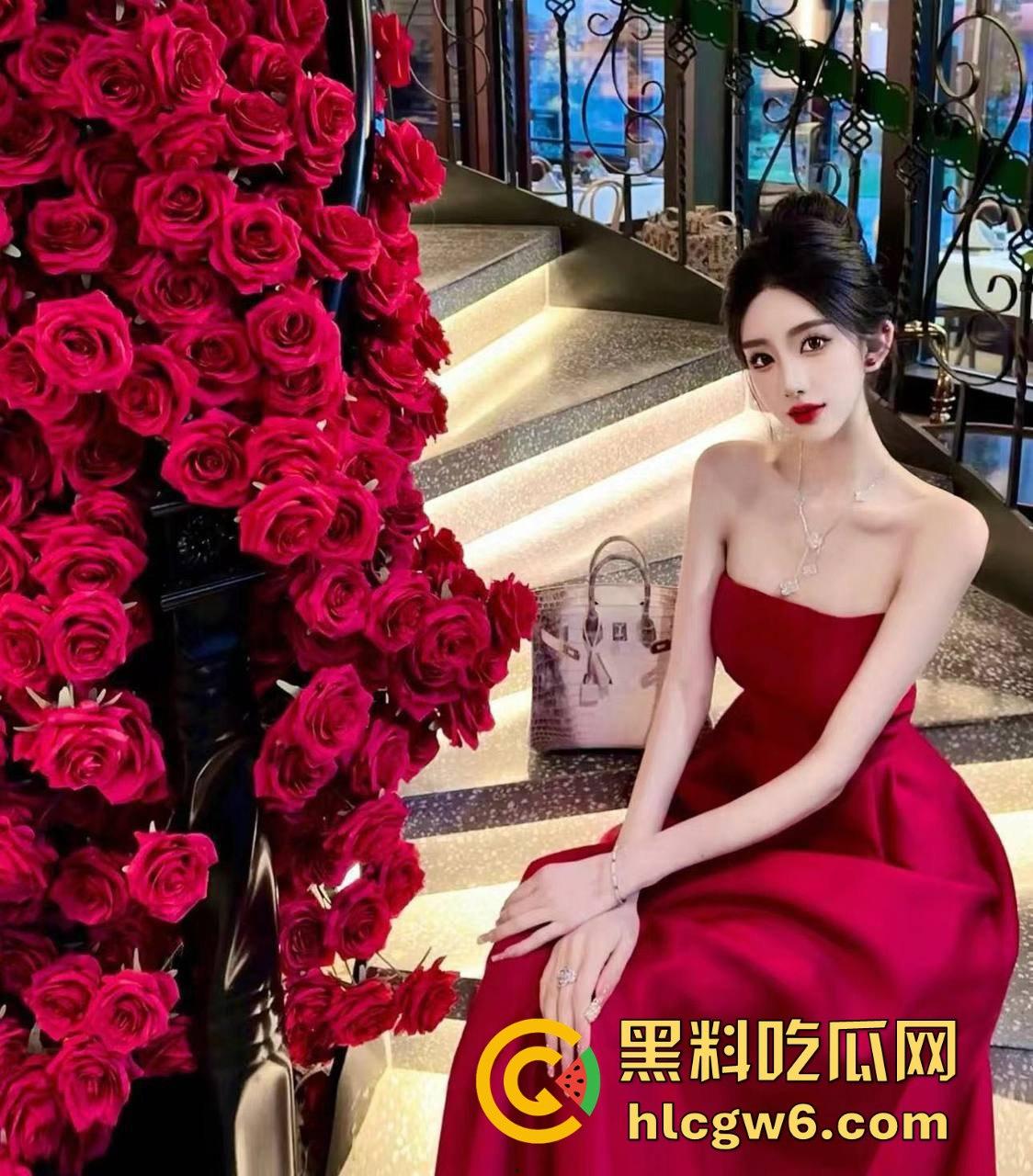 三亚狼友的高端玩法，1K一刺的高颜值外围，包夜20张，荧光套操完小姐回家，男友看见发光的逼直接开吵！  第6张