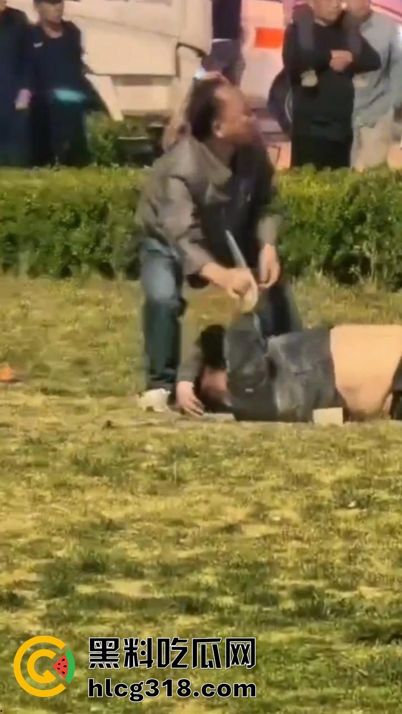 孩子吵架大人动刀杀人，河北石家庄因孩子起争执，叫来朋友群殴，结果朋友直接掏刀捅人！  第2张