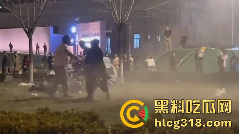 孩子吵架大人动刀杀人，河北石家庄因孩子起争执，叫来朋友群殴，结果朋友直接掏刀捅人！  第6张