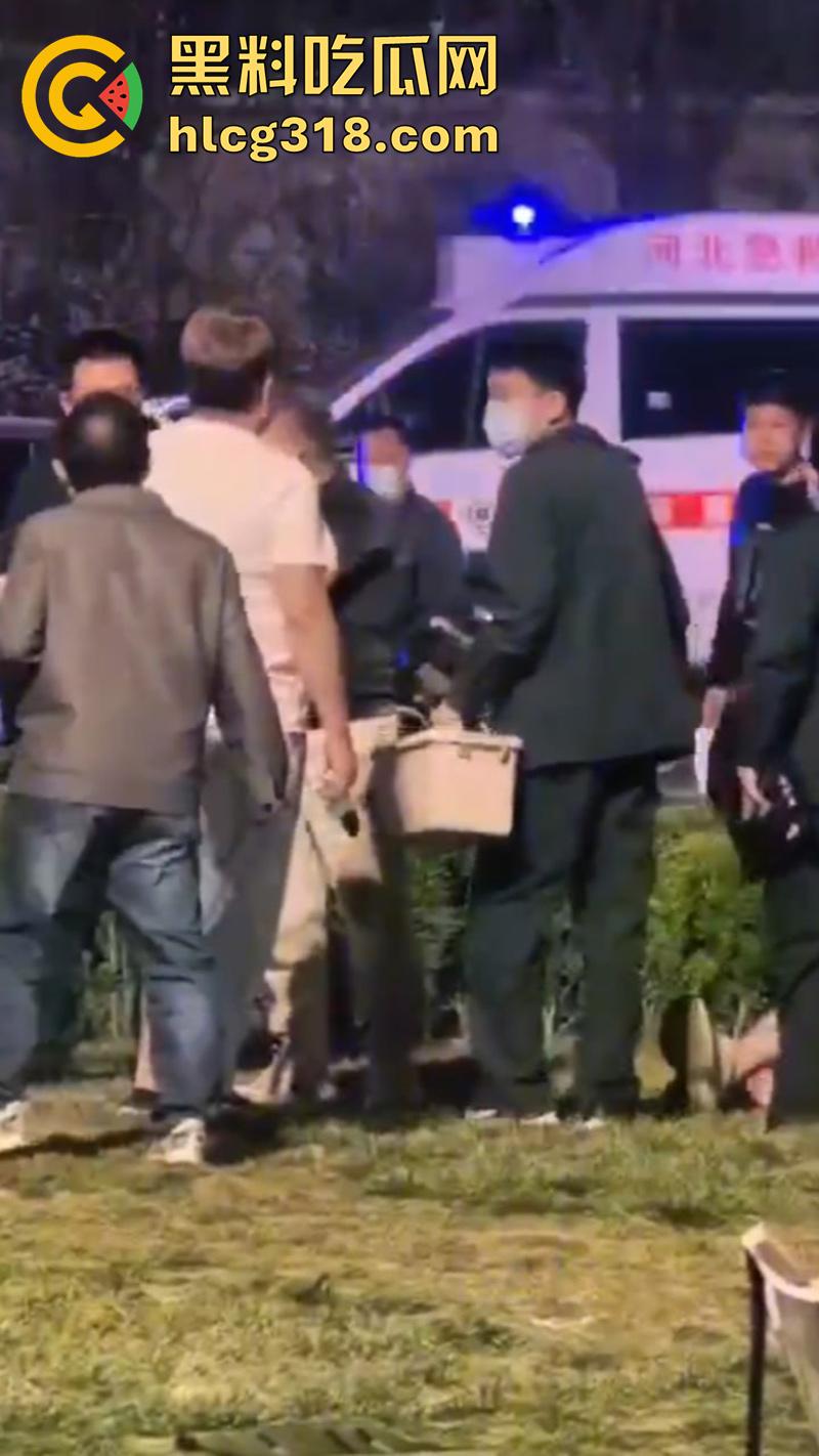 孩子吵架大人动刀杀人，河北石家庄因孩子起争执，叫来朋友群殴，结果朋友直接掏刀捅人！  第8张