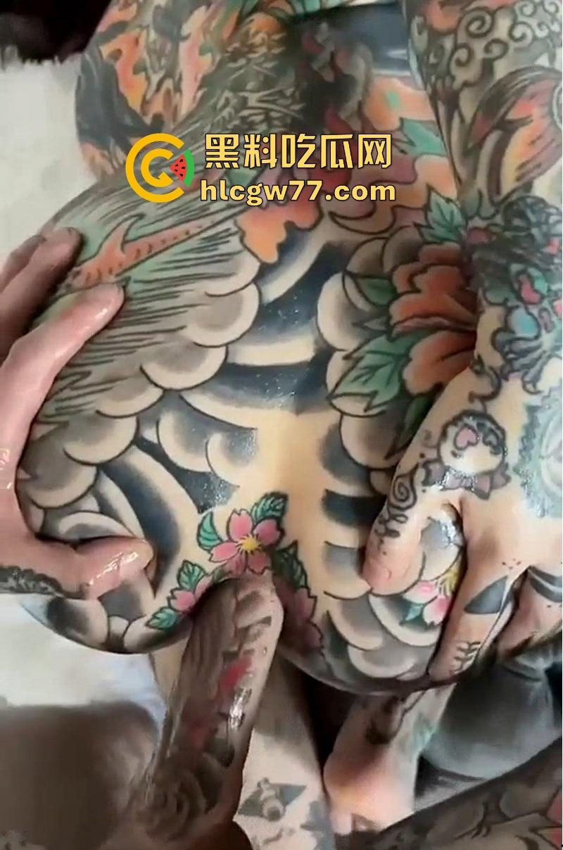 纹身男女激情性爱 极品身材肥臀纹身妹 被大屌男友爆操抽插 性爱自拍视频流出  第4张