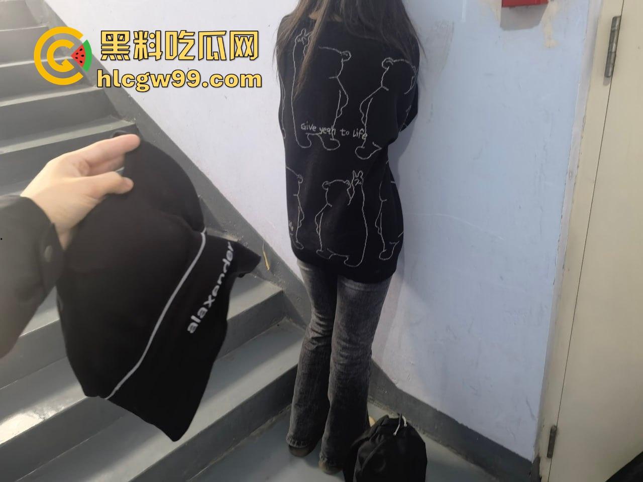 在校男大第二弹，男大生调教界教父，专攻女大学生和年轻女教师，一个月换一个，堪称约啪界劳模！  第12张