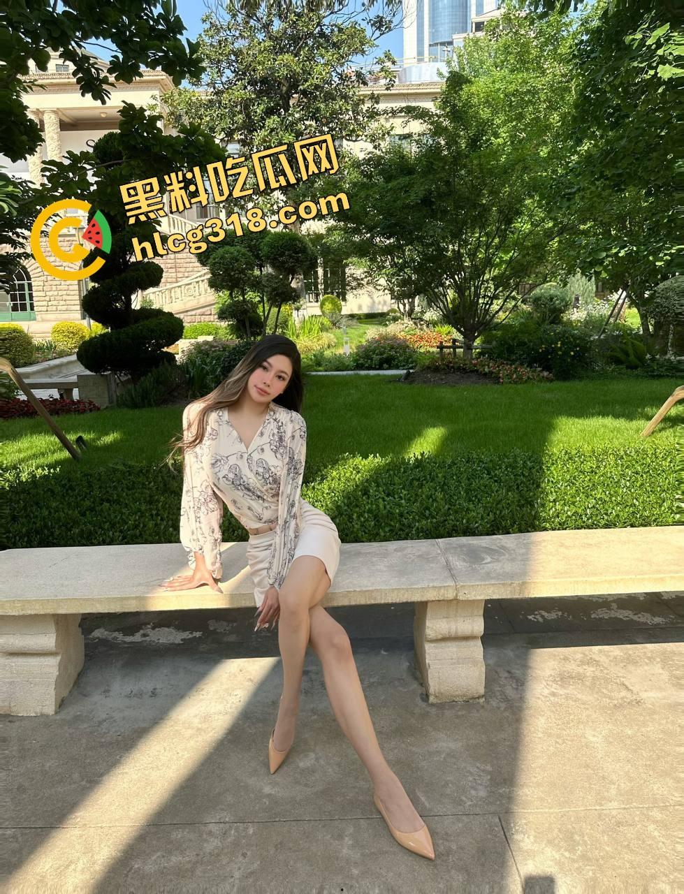 刚睡醒就被骑，表嫂穿着内裤坐上来，这开门见山姿势配上晨勃真的安逸，干完她还紧紧抱着我不撒手！  第2张