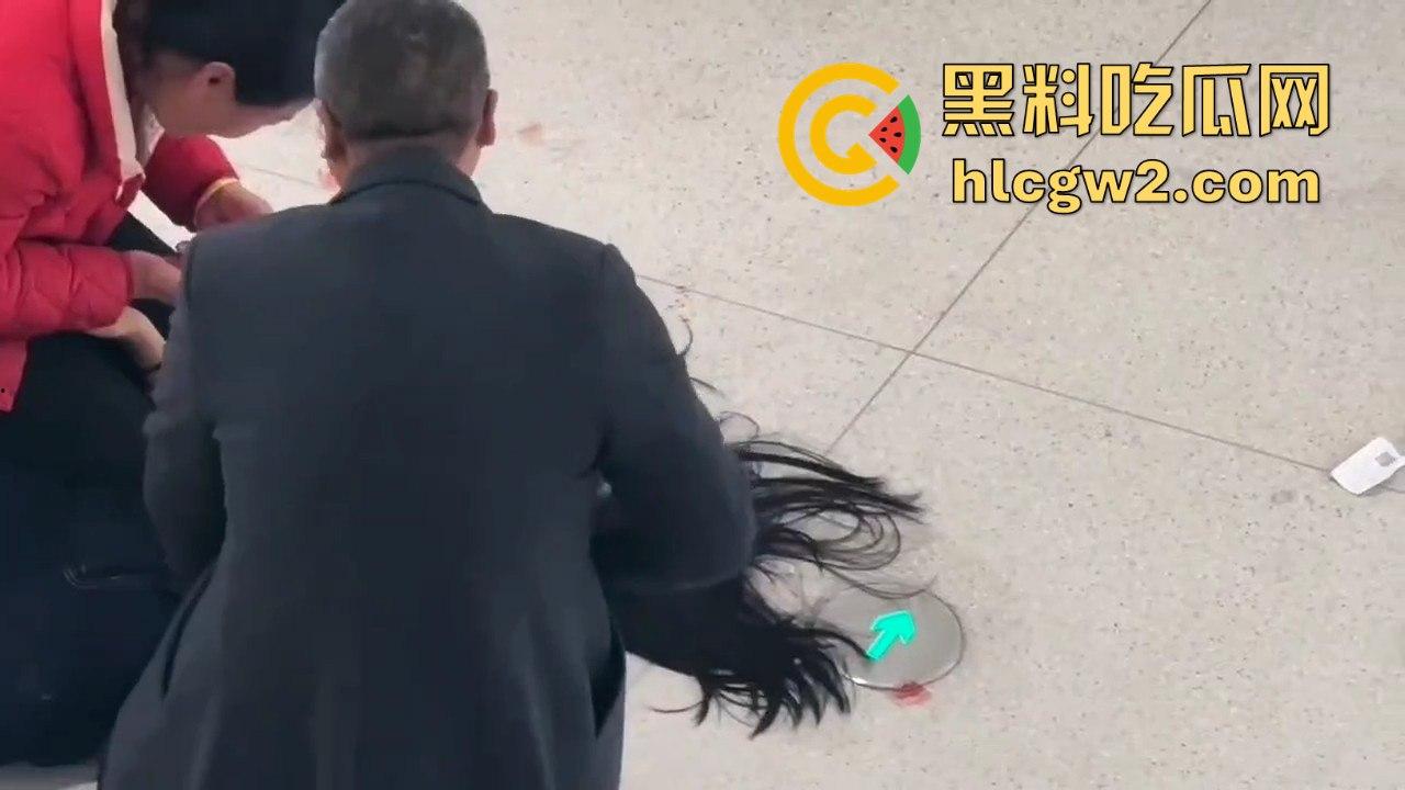 济宁新开商场小女孩从四楼坠落，不幸离世，疑因电梯事故酿成悲剧！  第10张