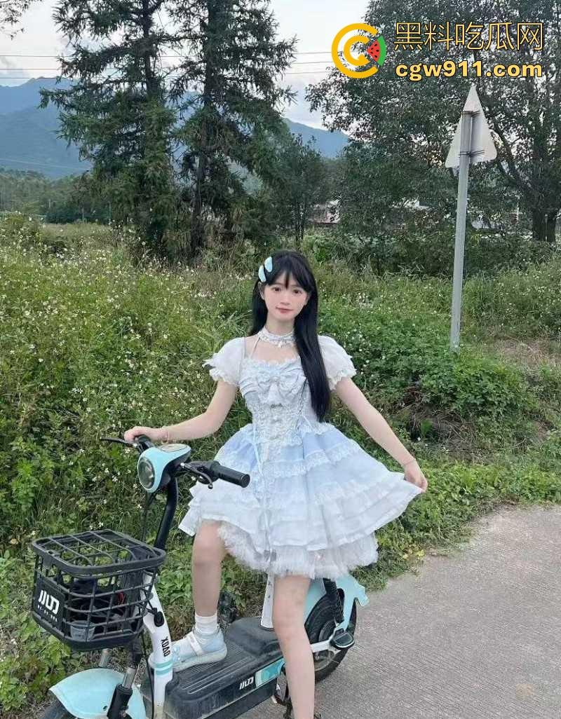 长春师范大学可爱女大【李亚媚】被富二代炮友玩腻后曝光，骑脸舔穴坐屌自慰，反差感冲破天际！  第2张