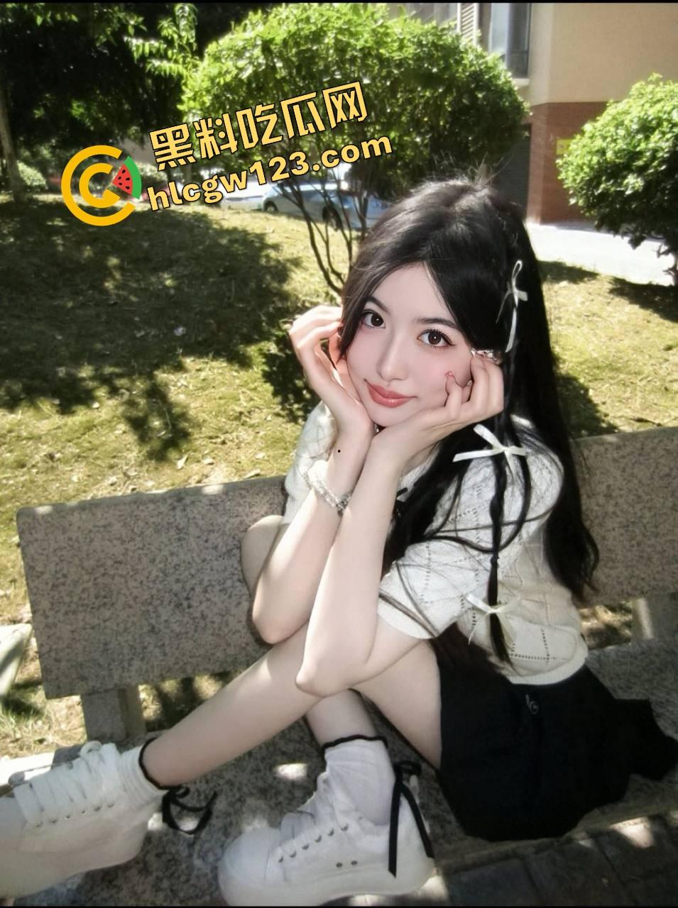 约炮大神睡白袜长靴学姐镜前舔棒到爆炸，黑丝足交舔得肉棒发烫秒杀全场，骚穴深处被顶炸！  第7张