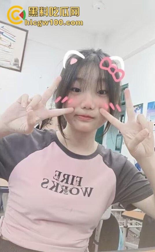 重庆江津职教06年幼师『刘媛』大尺度流出！裸聊自慰拍到拉尿环节，稚嫩鲍鱼怼镜头，狼友隔屏想舔逼！  第1张