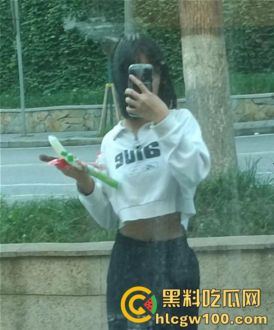 重庆江津职教06年幼师『刘媛』大尺度流出！裸聊自慰拍到拉尿环节，稚嫩鲍鱼怼镜头，狼友隔屏想舔逼！  第5张