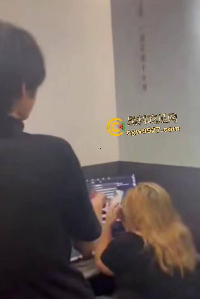 【锦一】网恋奔现见猪头？现场开骂这么肥还骗钱，说180斤都算保守了，立马打110来现场抓骗子！  第5张