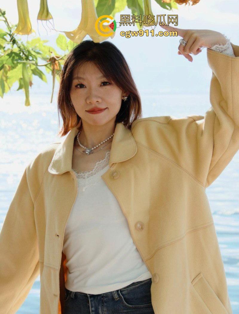 成都淫骚渣女【秦回慧】出轨视频被男友曝光，镜前后入自拍浪叫，女上骑乘臀浪翻滚，妥妥的反差母狗！  第3张