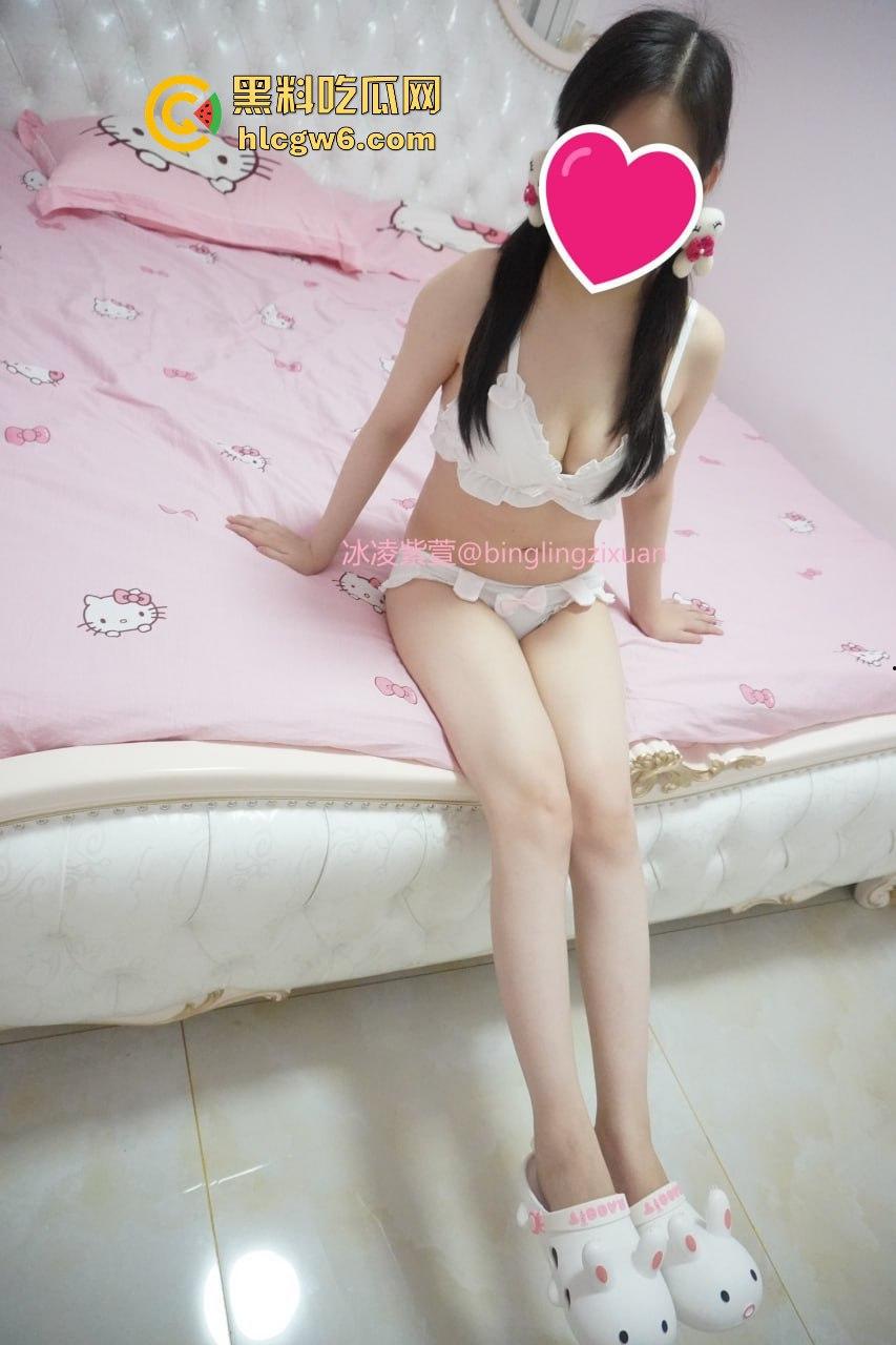 OnlyFans泰国极品骚货情侣【mickeemouse】绿帽癖男友放飞，女友3P、6P大乱斗淫乱得不行！  第4张