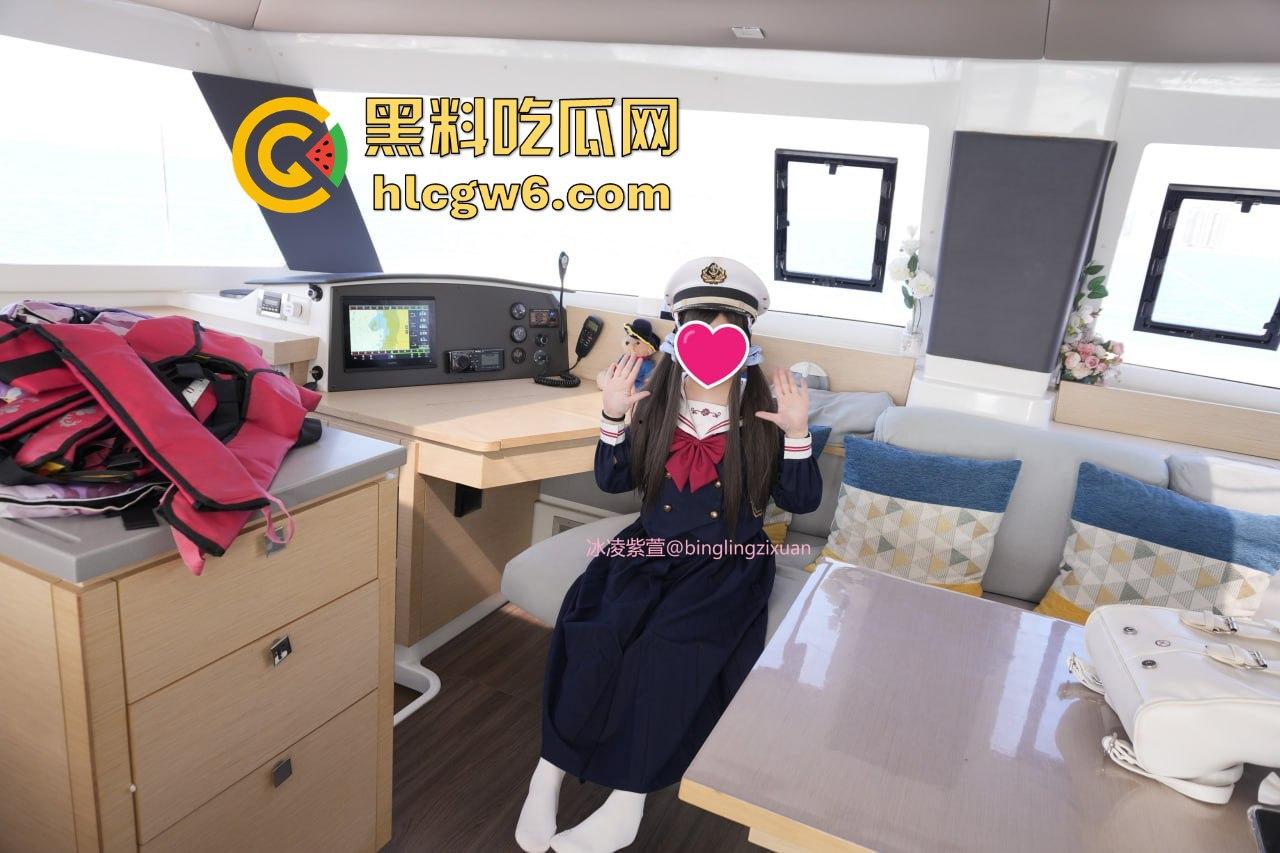 OnlyFans泰国极品骚货情侣【mickeemouse】绿帽癖男友放飞，女友3P、6P大乱斗淫乱得不行！  第7张