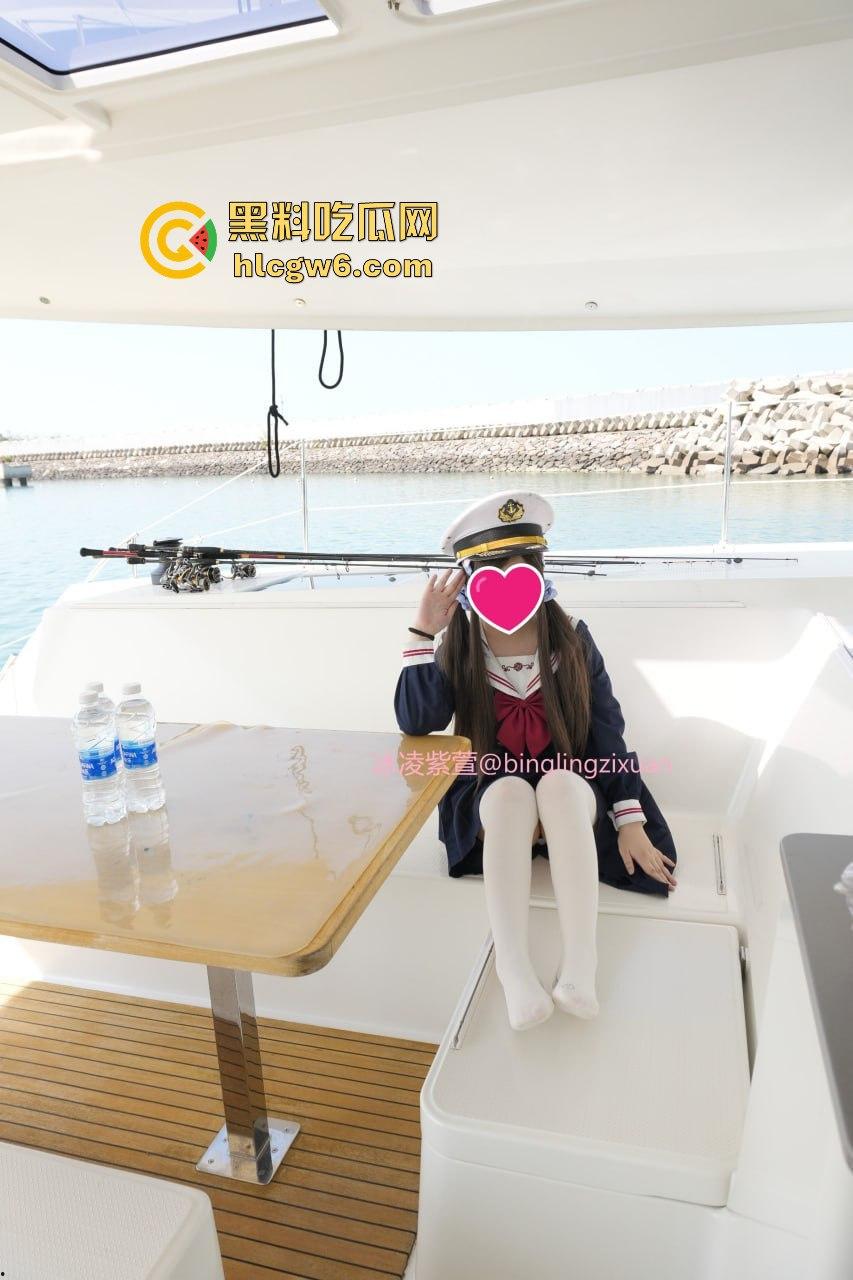 OnlyFans泰国极品骚货情侣【mickeemouse】绿帽癖男友放飞，女友3P、6P大乱斗淫乱得不行！  第20张