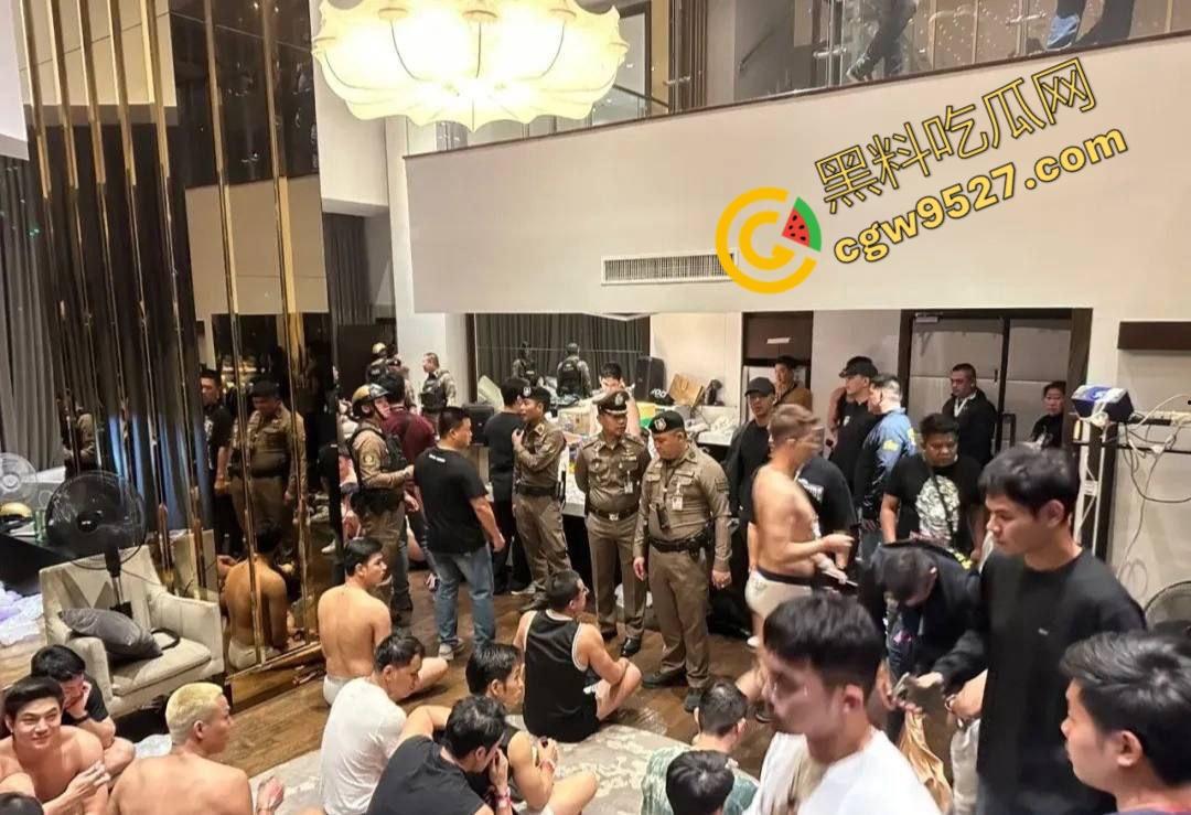 泰国曼谷100多人吸毒淫乱派对现场曝光！大汉赤身露体，互相慰藉，屁眼同时插入两只大屌！  第3张