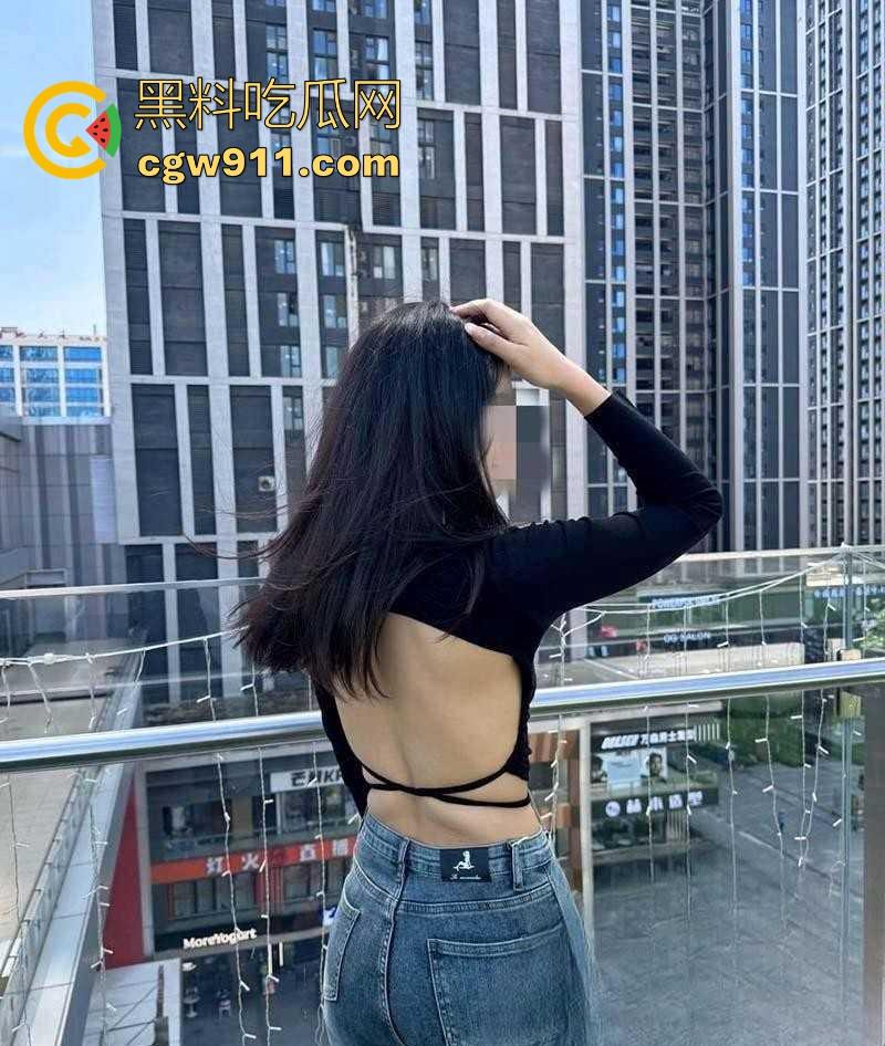 刚刮完毛后白虎堂姐，疯狂被我抽插骚逼后入，爽到高潮迭起淫叫不断，面对这身材无法自拔啊！  第1张