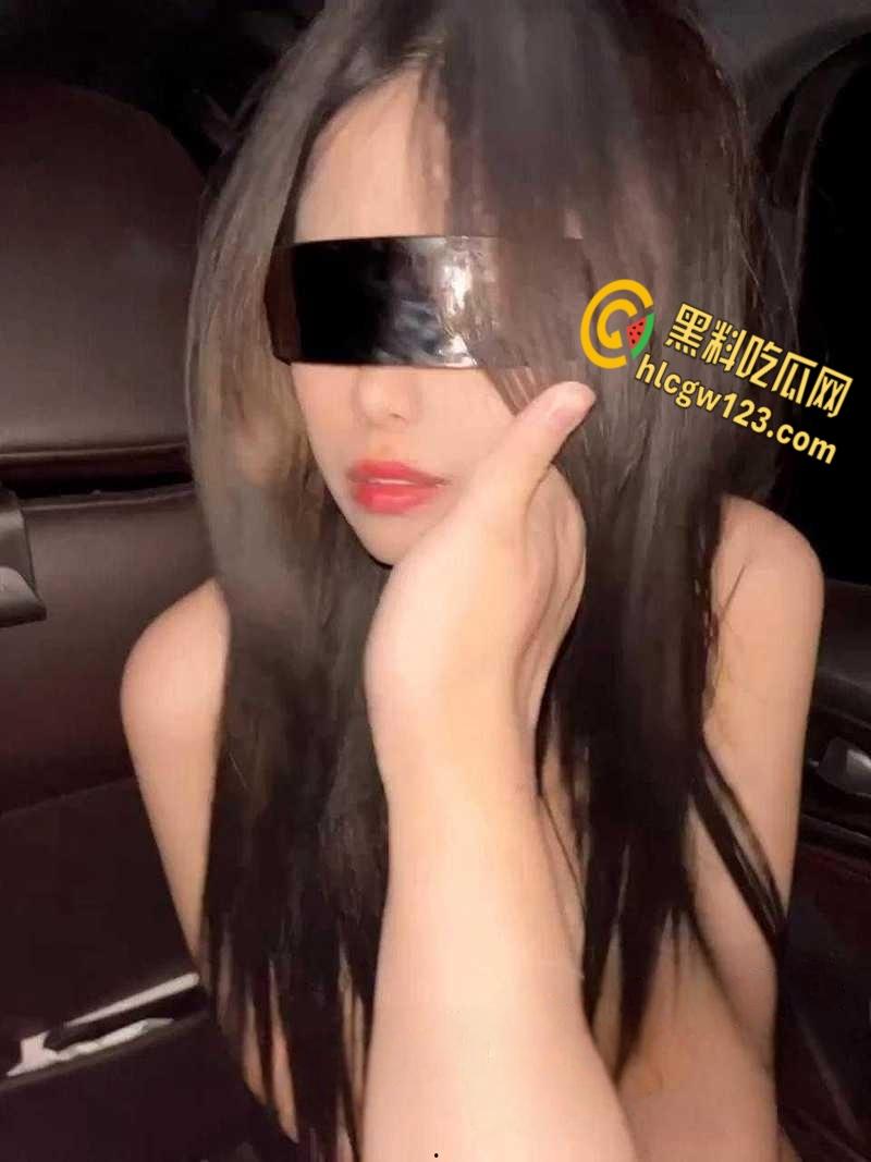 长发美艳母狗车震，不配合两个巴掌教她做母狗，户外无套车震全程高能 !  第2张