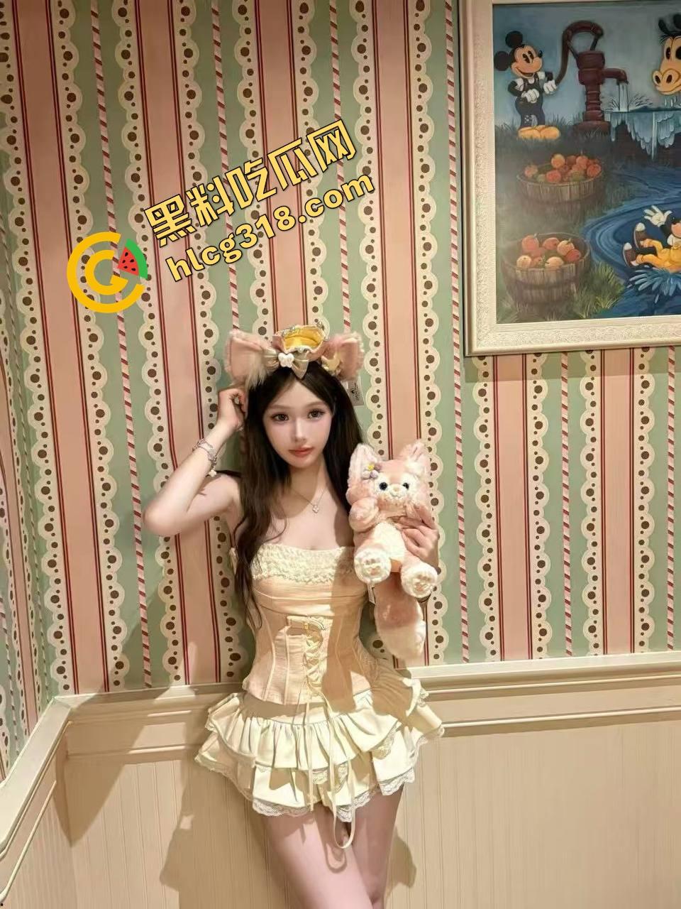 西安培华学院『赵露媛』火车上撕烂牛仔裤被爆操，女大坐车出游直接坐上男友鸡巴，全程自拍记录高潮表情！  第9张