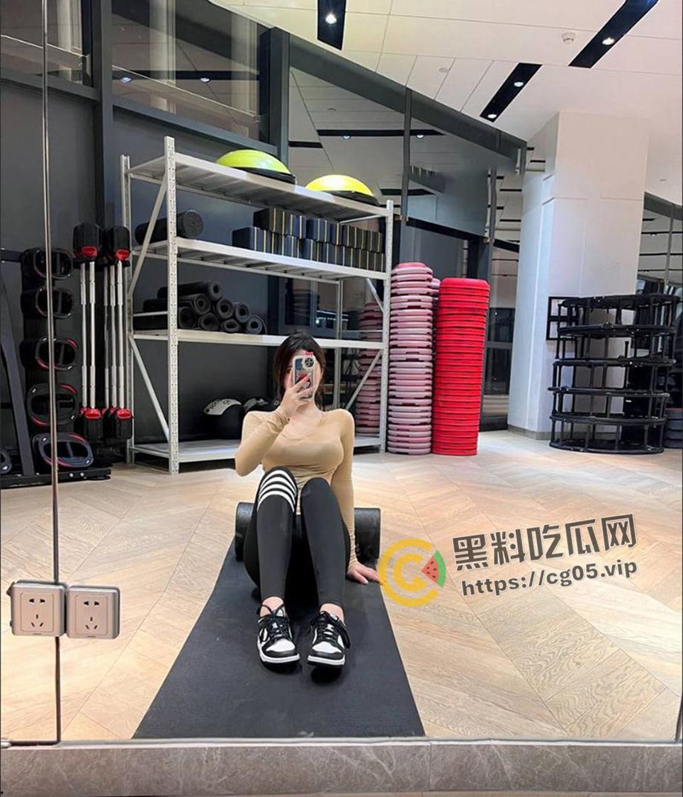 新势力医疗美容院股东 网红美女 美羊羊 做股东还下海  挣两份钱 卷死同行 第8张