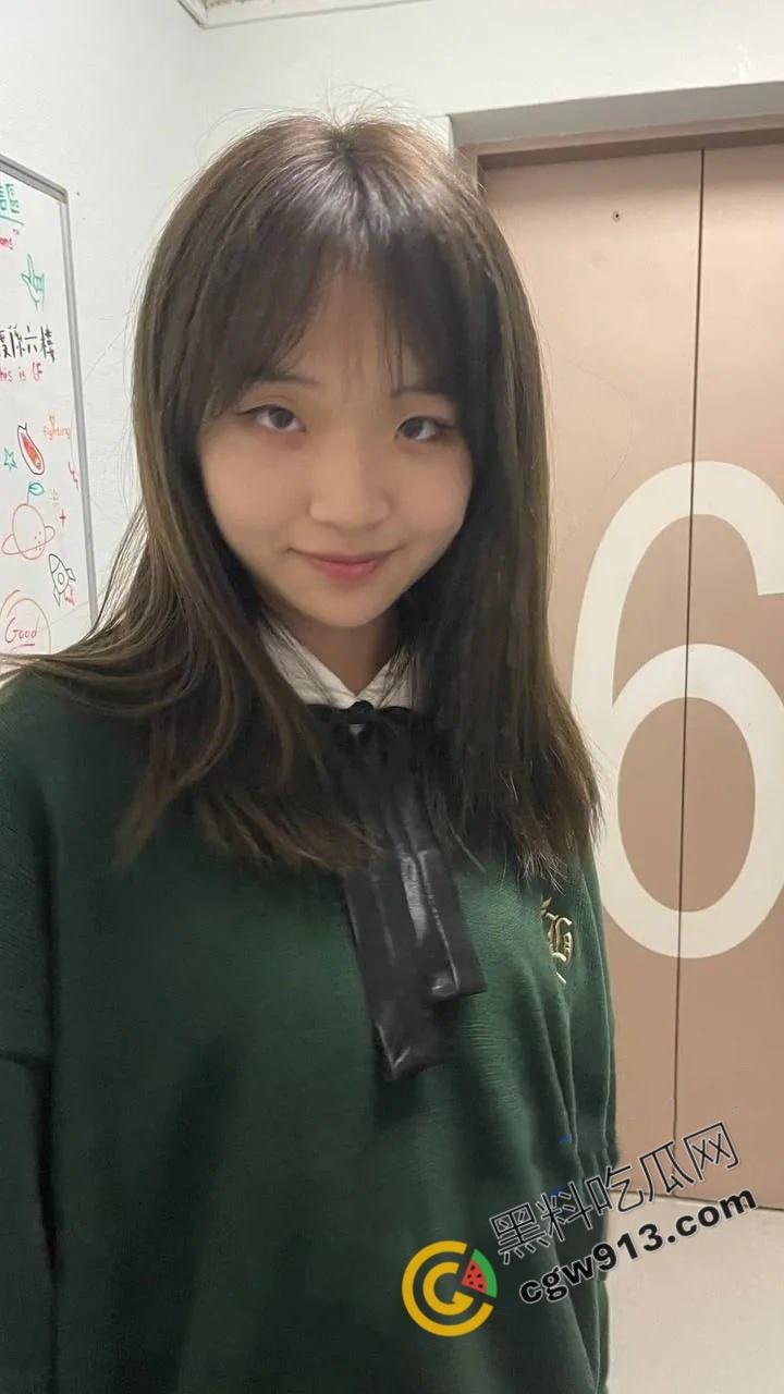 上海财经大学嫩妹黄玉凤: 金主爸爸的掌上明珠or富二代的新欢女主角，她究竟有何魅力?  第4张