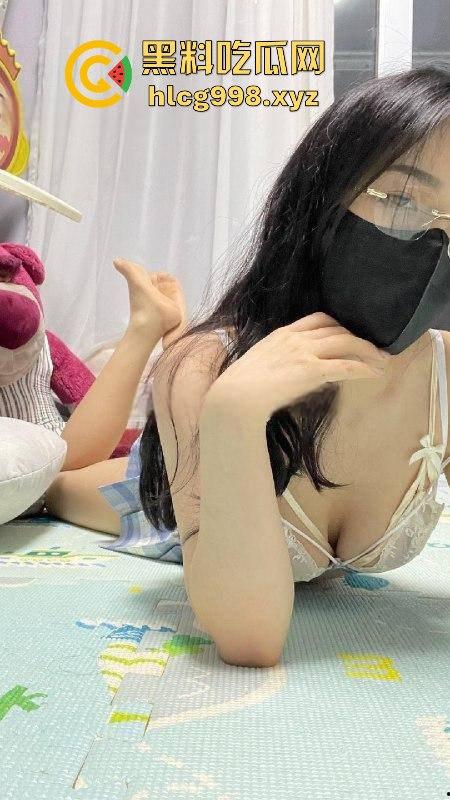 抖音平台主播【小团嫂】直播招嫖！黑丝包臀裙、巨棒身材，嫩逼后入爆插，制服诱惑让人顶不住！  第23张