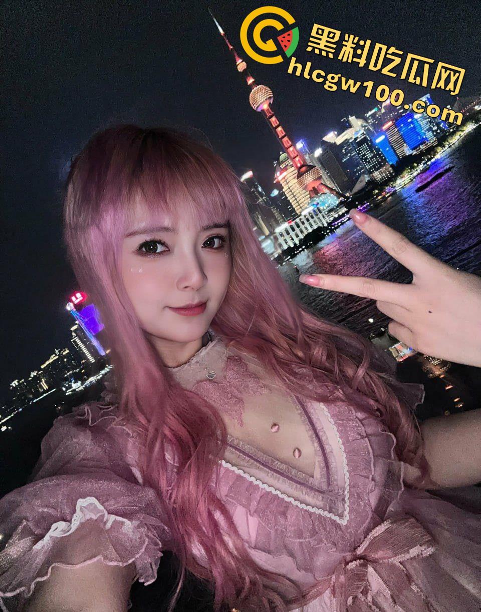 上海视觉艺术学院顶级美女【白语汐】，挺拔的酥胸，白虎嫩穴完美的不像真人  第4张