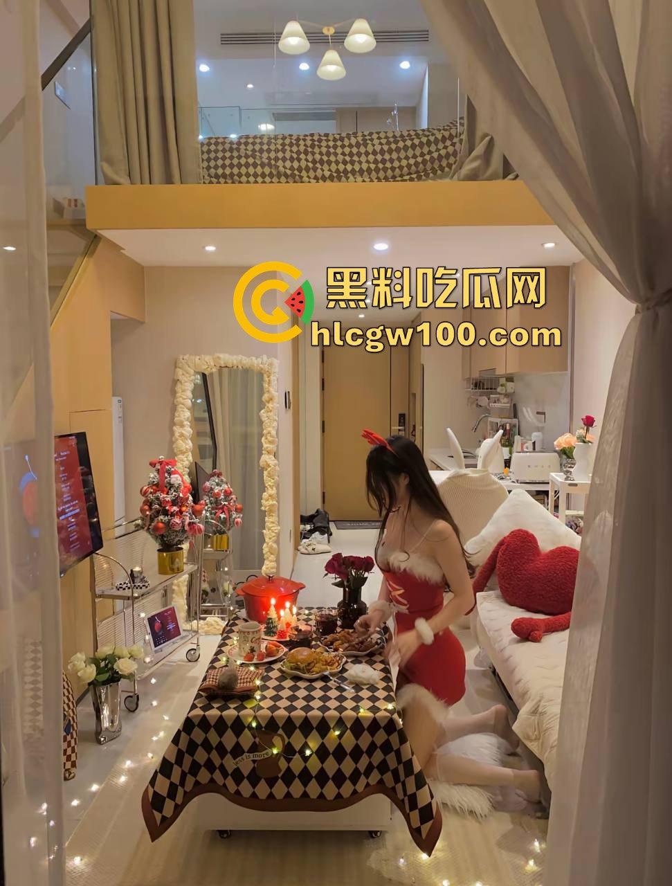 昨晚圣诞夜全员骑鹿 圣诞炮王排行榜火辣出炉 骚气红装妹子一边抽烟喝酒一边操B，礼物湿得发亮！  第6张