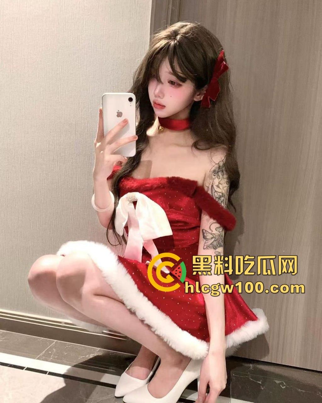 昨晚圣诞夜全员骑鹿 圣诞炮王排行榜火辣出炉 骚气红装妹子一边抽烟喝酒一边操B，礼物湿得发亮！  第8张