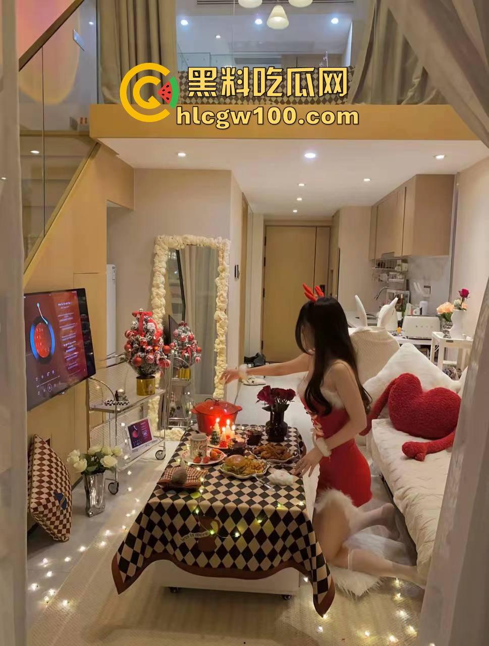 昨晚圣诞夜全员骑鹿 圣诞炮王排行榜火辣出炉 骚气红装妹子一边抽烟喝酒一边操B，礼物湿得发亮！  第15张