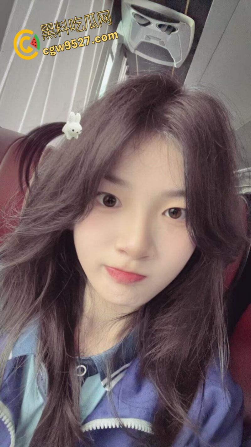 浙江临平职高高中生【朱亦媛】，表面上清纯学生妹，私下却是精盆母狗，到处聊骚约炮，性感酮体确实嫩 !  第6张