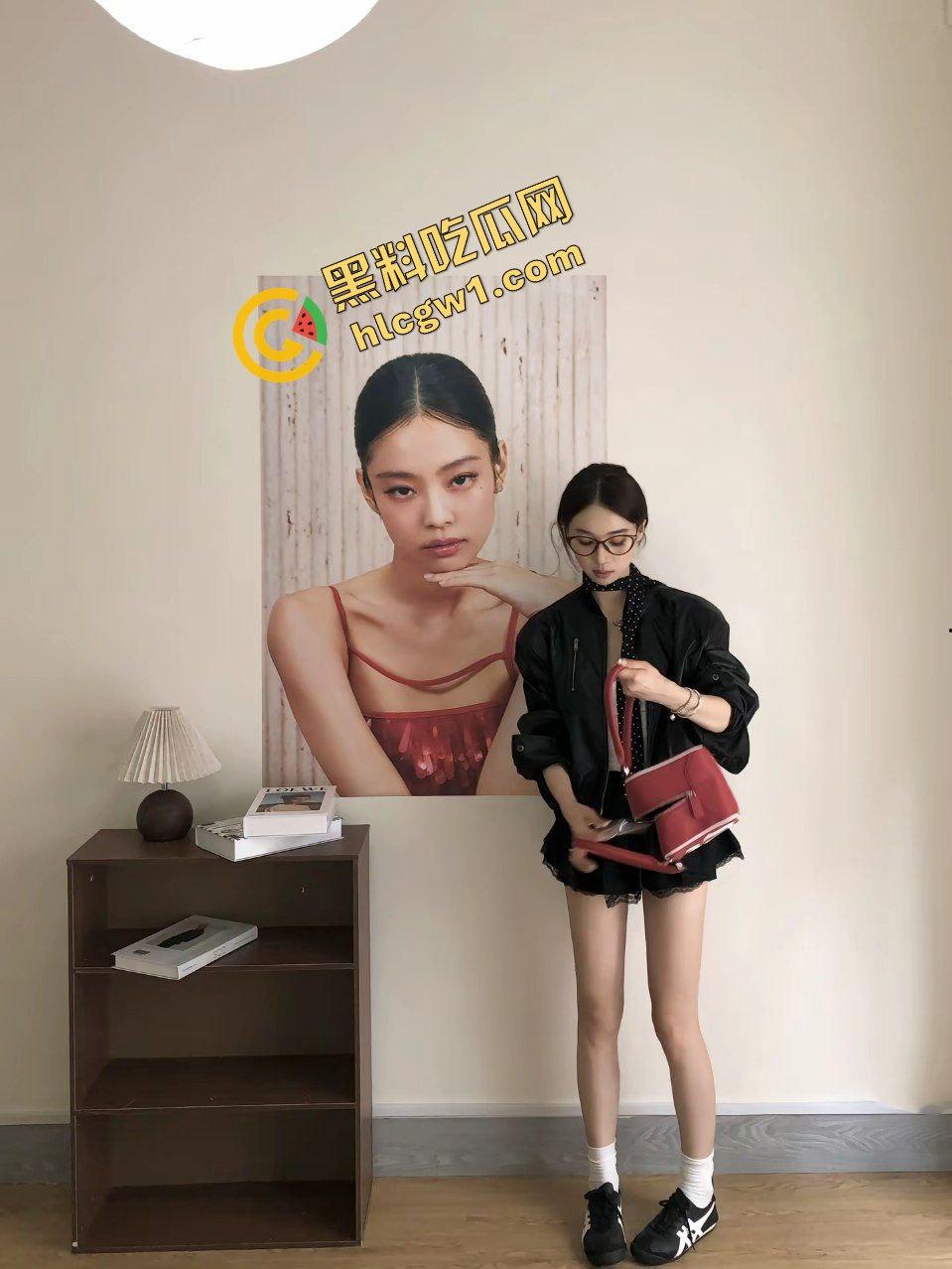 抖音带货小网红骚鸡『一只杨蹄』修长筷子腿甜妹 金链大哥花式后入！独家曝光流出！  第2张