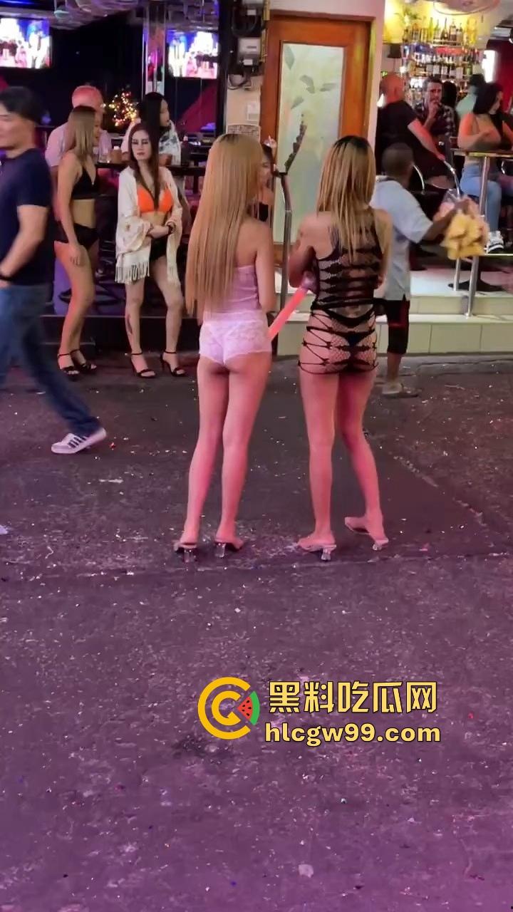 泰国红灯区的美女都快饿死了？少了国人宠爱，只能天天吃洋屌，一点中餐吃不到，摸下面看GG还是MM直接验货！  第5张