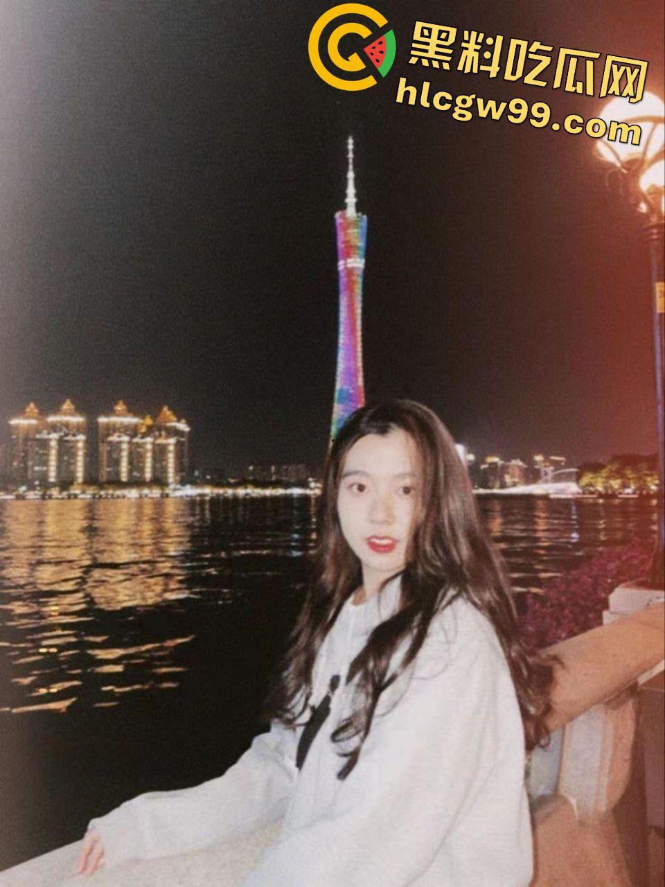 重庆OL反差露脸女职员【张秋月】被主人各种调教视图泄密，婚纱捆绑口塞踩头当狗玩  第5张