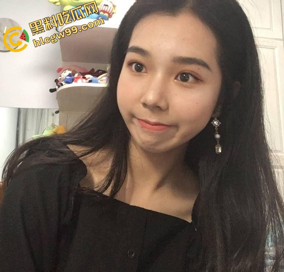 重庆OL反差露脸女职员【张秋月】被主人各种调教视图泄密，婚纱捆绑口塞踩头当狗玩  第7张