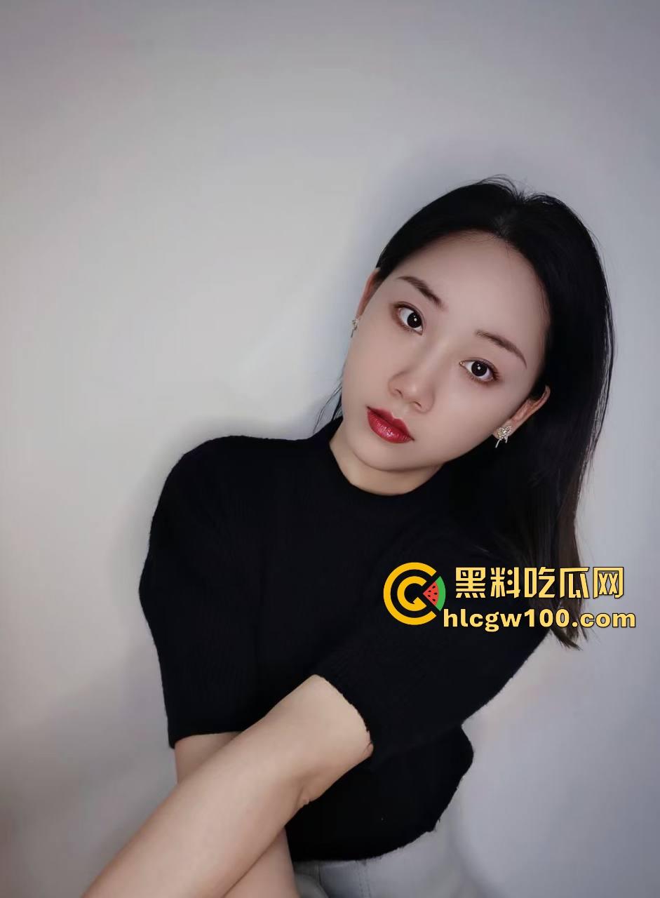 苏州极品气质女神【吴巧婷】被渣男调教成母狗，手拉牵引绳爆操后入内射，还送给兄弟轮流操着玩！  第5张