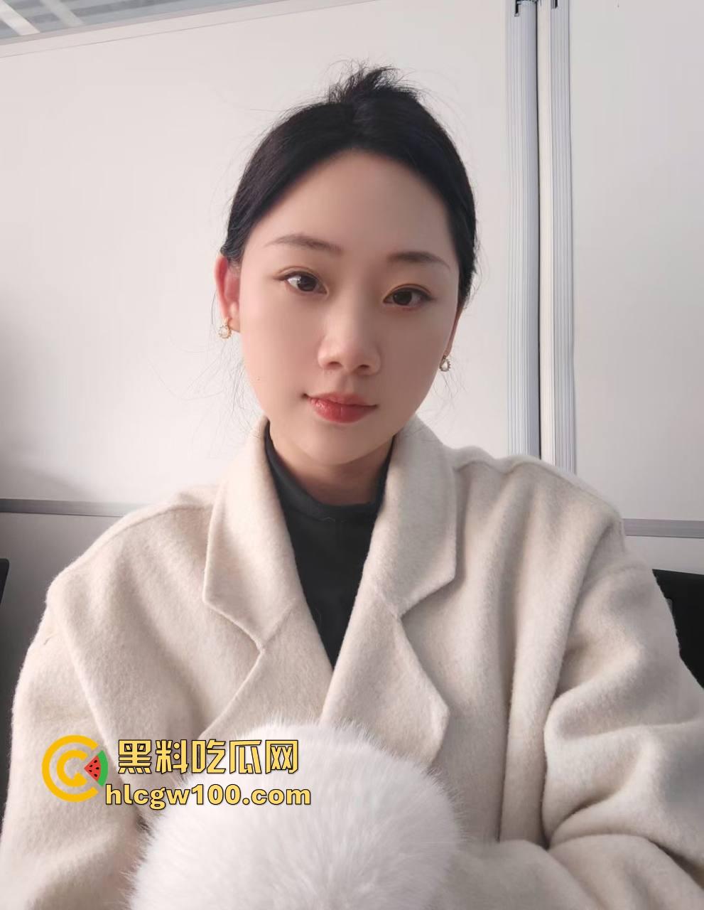 苏州极品气质女神【吴巧婷】被渣男调教成母狗，手拉牵引绳爆操后入内射，还送给兄弟轮流操着玩！  第10张