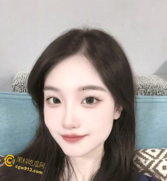 西安高颜值御姐【邢惠雯】，从沙发口到床上，深喉舔鸡巴跪膝舐菊，饥渴状如饿鬼附体，太会玩了 ！  第2张