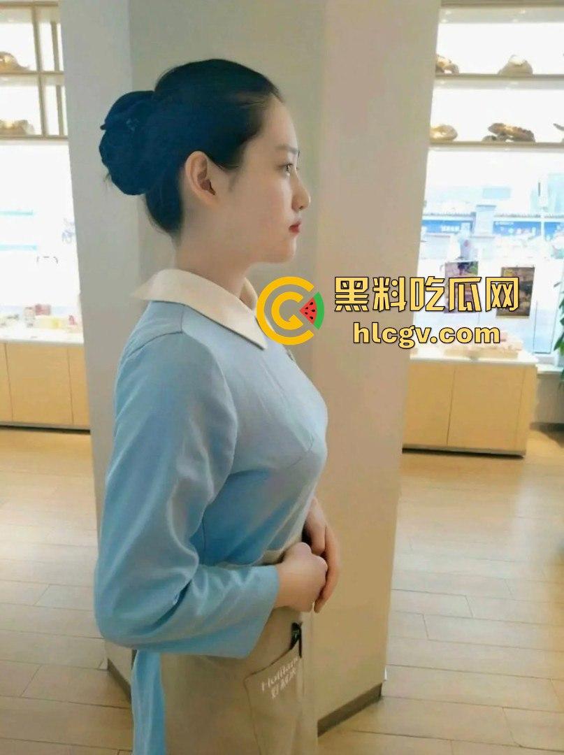 空姐都没这骚！好利来黑丝小姐姐被玩疯了！工装直接干成情趣服，肉丝长腿一顿爆操，想想都上头！  第24张