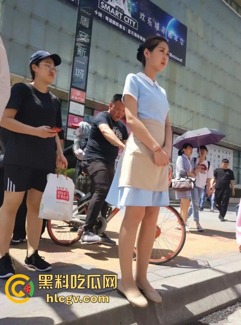 空姐都没这骚！好利来黑丝小姐姐被玩疯了！工装直接干成情趣服，肉丝长腿一顿爆操，想想都上头！  第36张