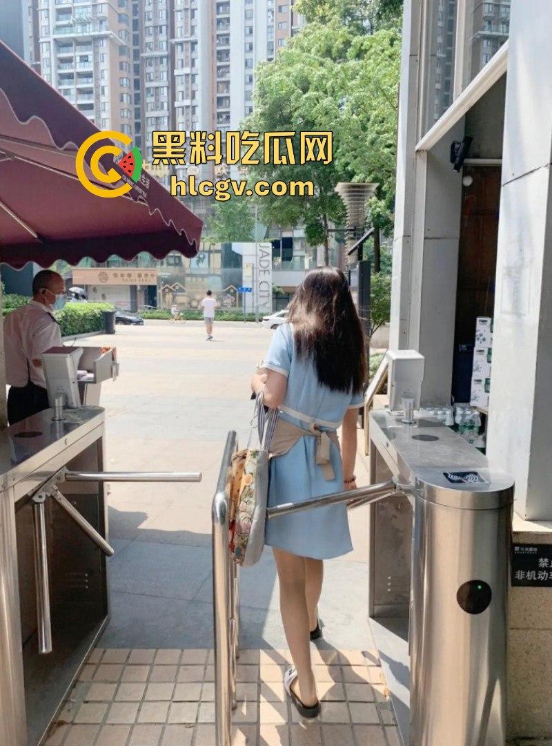 空姐都没这骚！好利来黑丝小姐姐被玩疯了！工装直接干成情趣服，肉丝长腿一顿爆操，想想都上头！  第46张