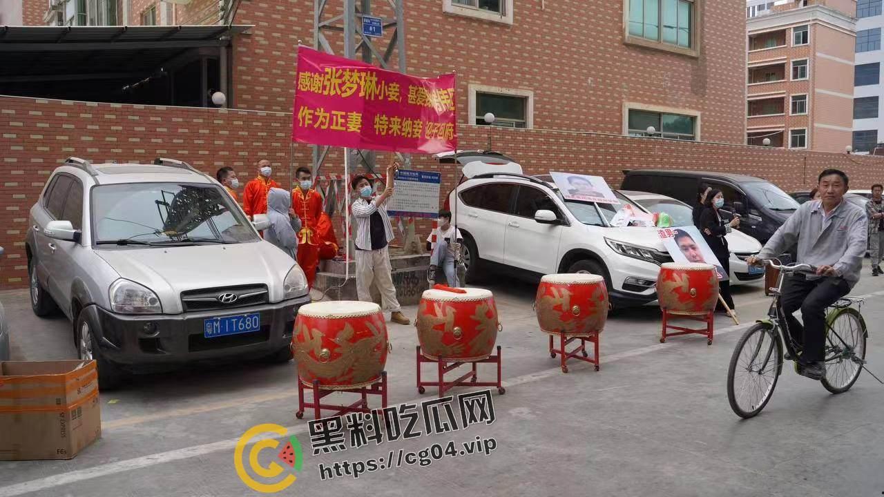 广东梅州 渣男房伟区出轨邻居  原配张罗打鼓欢迎小三张若琳 防火防盗房伟区 有妻如此 夫复何求 第2张