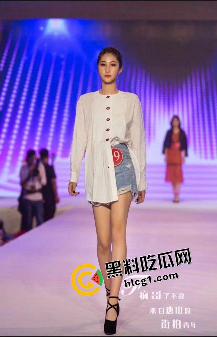 唐山模特选秀被潜规则 嫩妹长腿模特被大佬无套内射 一脸不情愿地吃屌  大佬第一视角视频流出 第1张