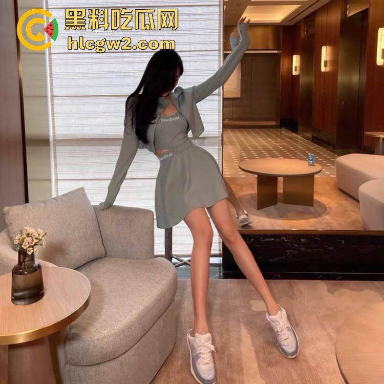 邂逅广西披萨店巨乳正妹【赵雪菲】！大到爆炸的罩杯 这样的身材还卖披萨？不如直接吃了她这个小夹子！  第7张