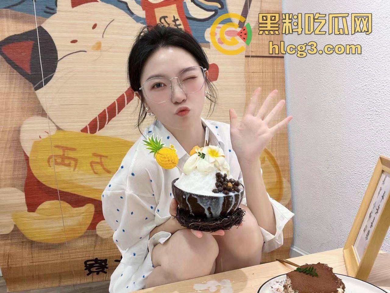 99年骚逼女神舔狗夜夜意淫，她却甘心跪地当金主脚下的狗，沸羊羊的梦想全是金主的现实！  第3张