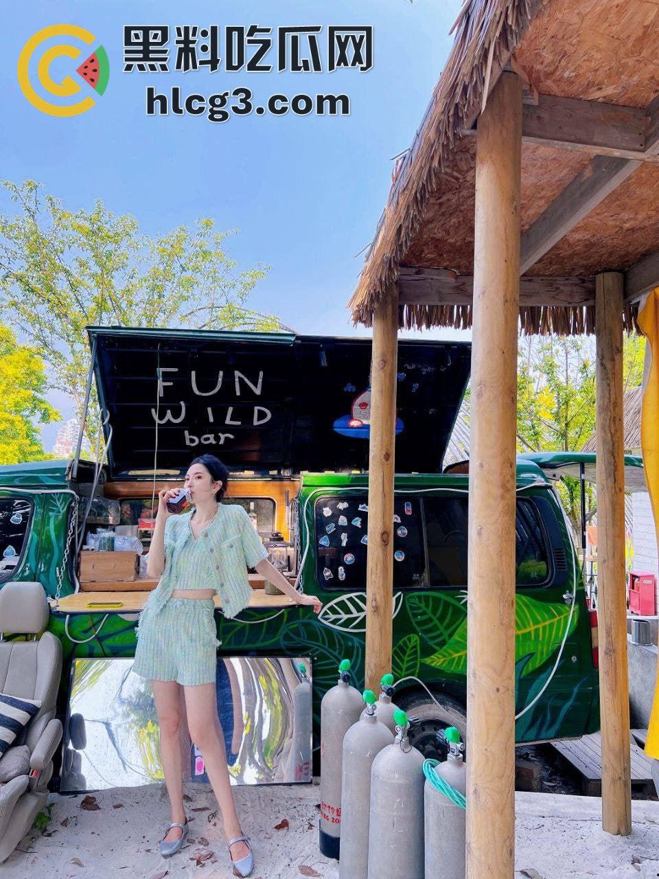 99年骚逼女神舔狗夜夜意淫，她却甘心跪地当金主脚下的狗，沸羊羊的梦想全是金主的现实！  第7张