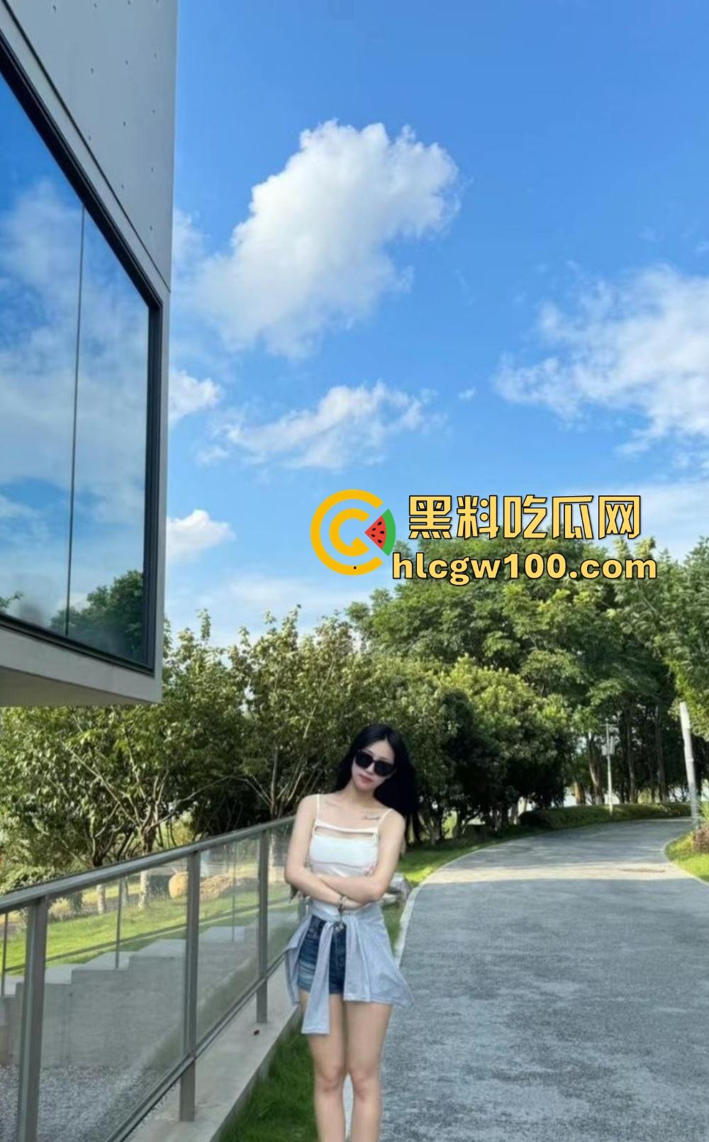 长沙女主播『冯洛涵』可纯可欲可调情 线上钓金主线下上门服务为钱疯狂  千里送逼秀腰臀技术！ 第8张